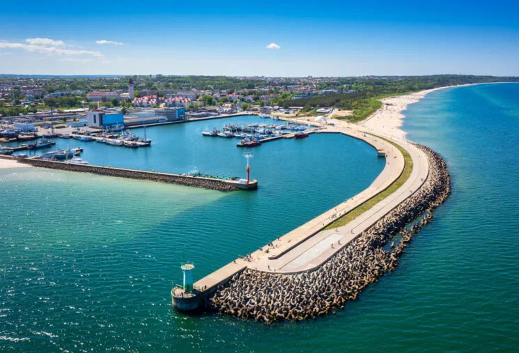 Port rybacki we Władysławowie — kutry i smażalnie ryb